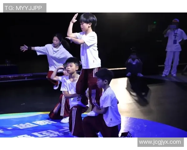 全国街舞大赛点评成都攀岩队展现出色技术实力与舞台魅力 全国街舞大赛点评成都攀岩队展现出色技术实力与舞台魅力