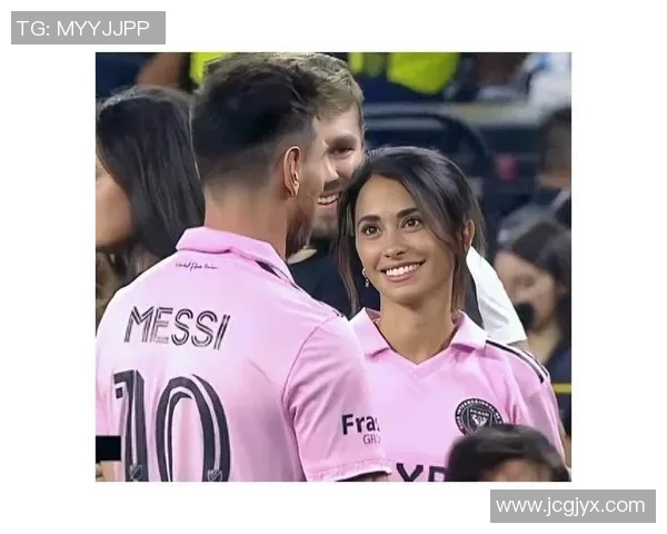 足球明星的妻子佟展现魅力与智慧共同成就幸福人生